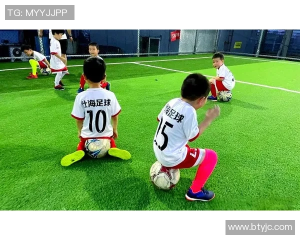 足球明星电脑壁纸精选让你的桌面焕发活力与激情